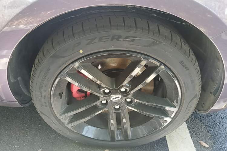 Used Hima AITO M5 2025 Extended-Range Ultra All-Wheel-Drive Version Right Front Wheel Hub