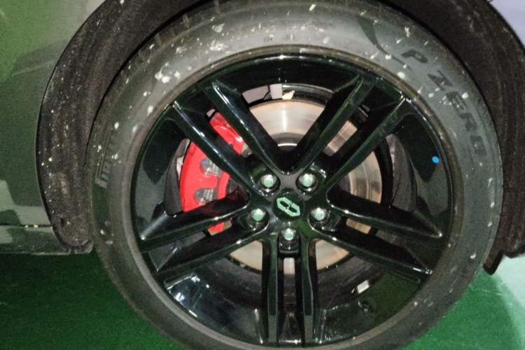 Used Hima AITO M5 2025 Extended-Range Ultra All-Wheel-Drive Version Right Front Wheel Hub