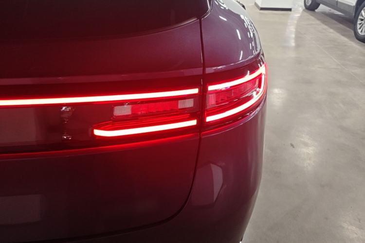 Used Hima AITO M5 2025 Extended-Range Ultra All-Wheel-Drive Version Right Rear Taillight