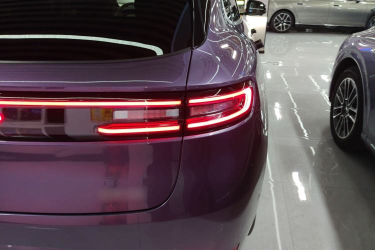 Used Hima AITO M5 2025 Extended-Range Ultra All-Wheel-Drive Version Right Rear Taillight
