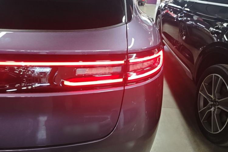 Used Hima AITO M5 2025 Extended-Range Ultra All-Wheel-Drive Version Right Rear Taillight