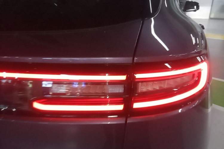 Used Hima AITO M5 2025 Extended-Range Ultra All-Wheel-Drive Version Right Rear Taillight