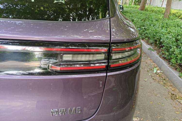 Used Hima AITO M5 2025 Extended-Range Ultra All-Wheel-Drive Version Right Rear Taillight