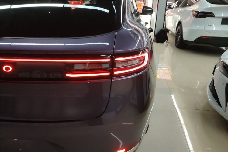 Used Hima AITO M5 2025 Extended-Range Ultra All-Wheel-Drive Version Right Rear Taillight