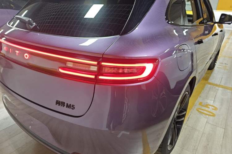 Used Hima AITO M5 2025 Extended-Range Ultra All-Wheel-Drive Version Right Rear Taillight