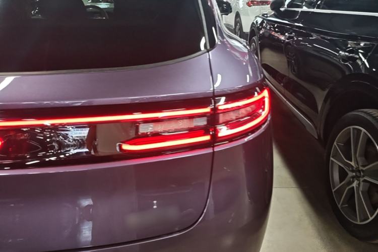 Used Hima AITO M5 2025 Extended-Range Ultra All-Wheel-Drive Version Right Rear Taillight