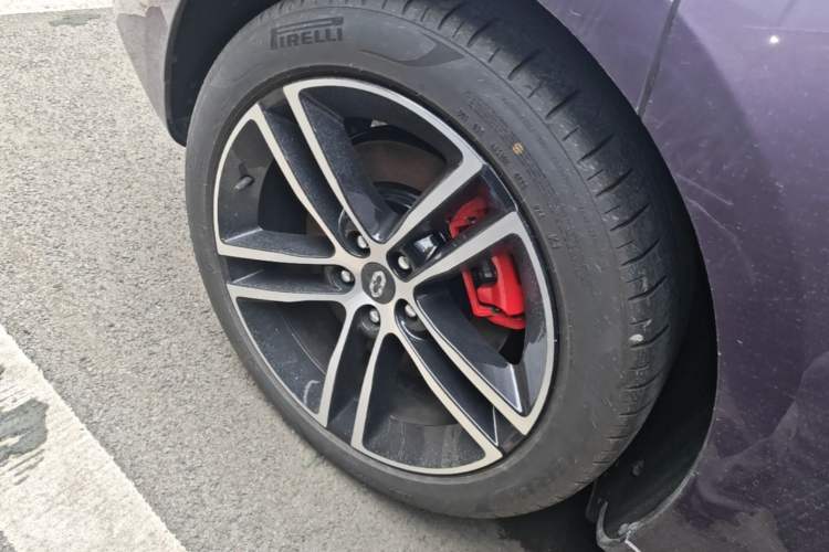 Used Hima AITO M5 2025 Extended-Range Ultra All-Wheel-Drive Version Right Rear Wheel Hub