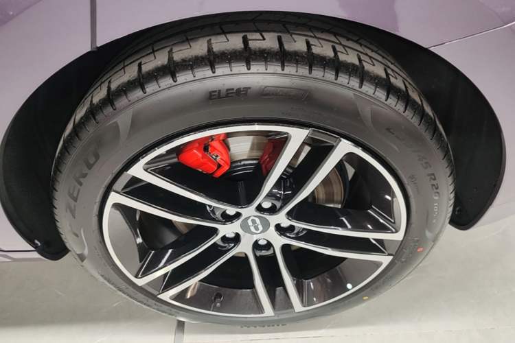 Used Hima AITO M5 2025 Extended-Range Ultra All-Wheel-Drive Version Right Rear Wheel Hub