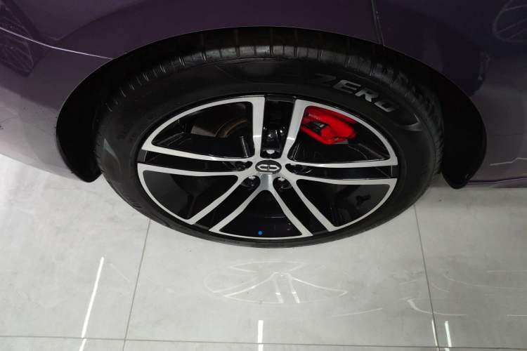 Used Hima AITO M5 2025 Extended-Range Ultra All-Wheel-Drive Version Right Rear Wheel Hub