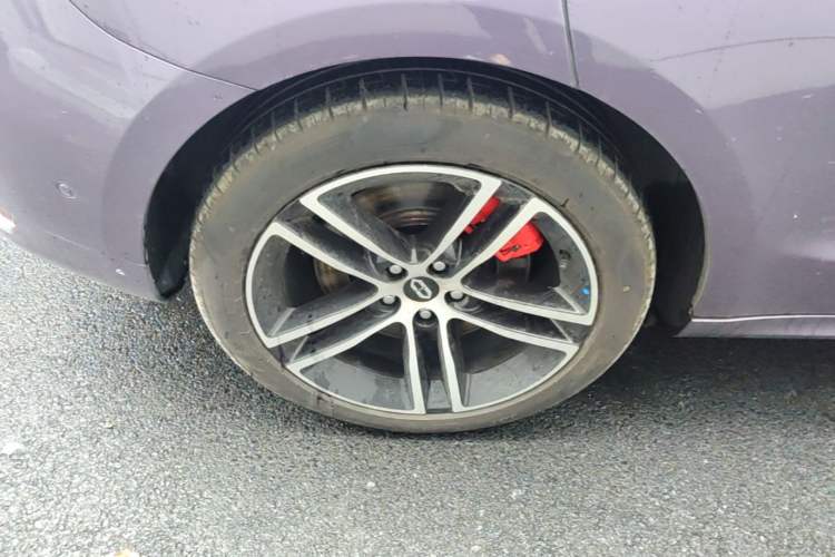 Used Hima AITO M5 2025 Extended-Range Ultra All-Wheel-Drive Version Right Rear Wheel Hub