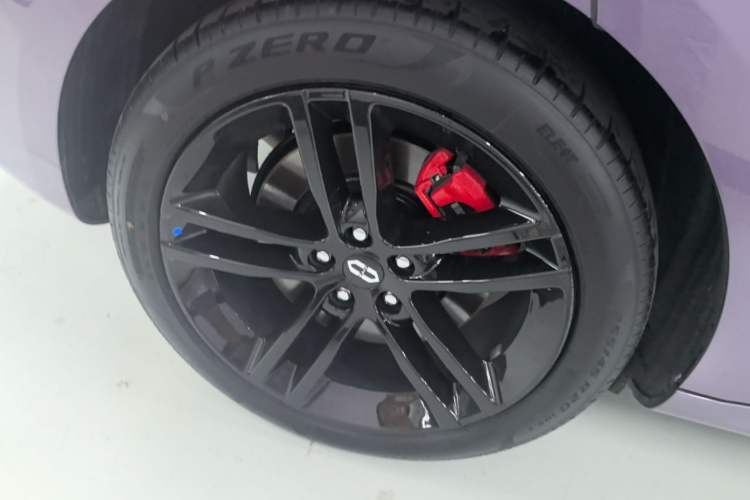 Used Hima AITO M5 2025 Extended-Range Ultra All-Wheel-Drive Version Right Rear Wheel Hub