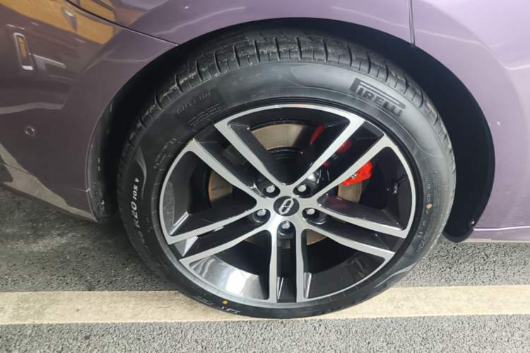 Used Hima AITO M5 2025 Extended-Range Ultra All-Wheel-Drive Version Right Rear Wheel Hub