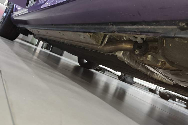 Used Hima AITO M5 2025 Extended-Range Ultra All-Wheel-Drive Version Right Side Sill
