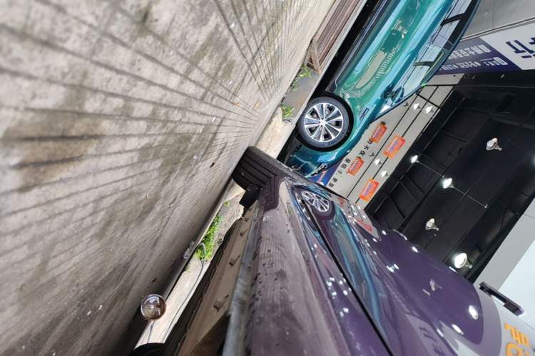 Used Hima AITO M5 2025 Extended-Range Ultra All-Wheel-Drive Version Right Side Sill