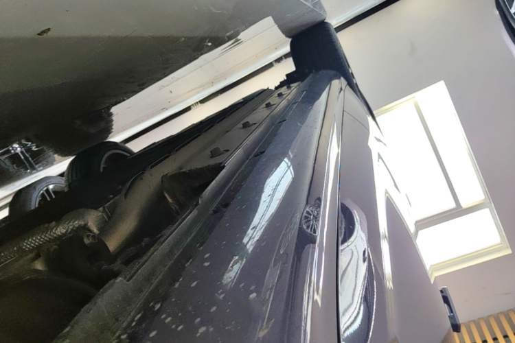 Used Hima AITO M5 2025 Extended-Range Ultra All-Wheel-Drive Version Right Side Sill