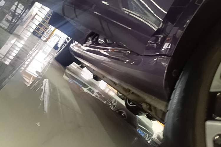 Used Hima AITO M5 2025 Extended-Range Ultra All-Wheel-Drive Version Right Side Sill