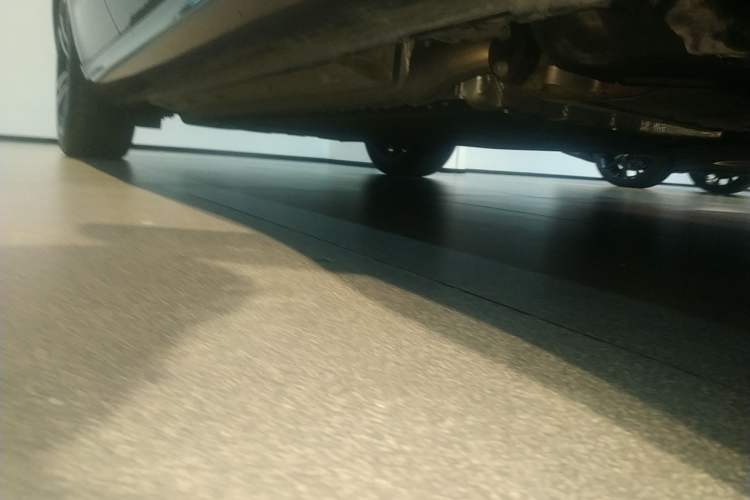 Used Hima AITO M5 2025 Extended-Range Ultra All-Wheel-Drive Version Right Side Sill