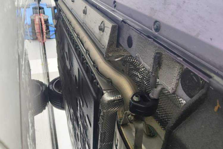 Used Hima AITO M5 2025 Extended-Range Ultra All-Wheel-Drive Version Right Side Sill