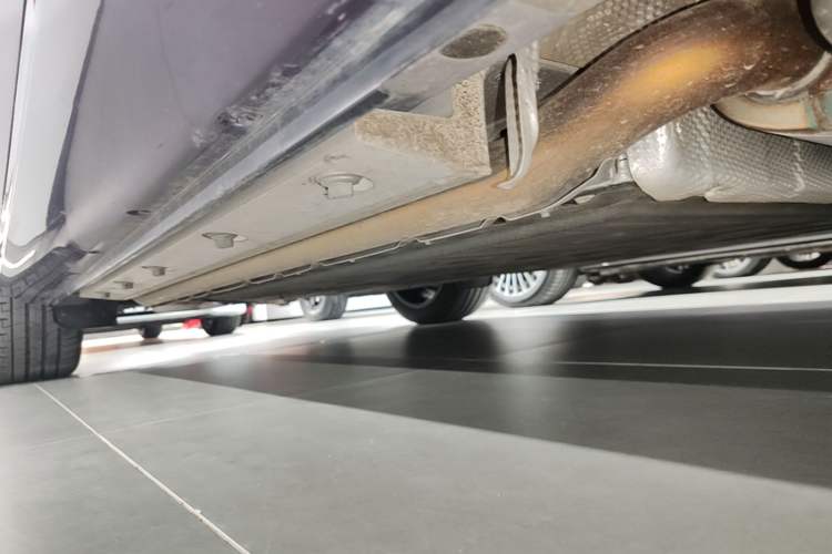 Used Hima AITO M5 2025 Extended-Range Ultra All-Wheel-Drive Version Right Side Sill