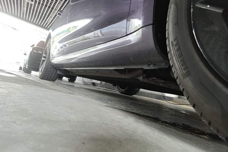 Used Hima AITO M5 2025 Extended-Range Ultra All-Wheel-Drive Version Right Side Sill