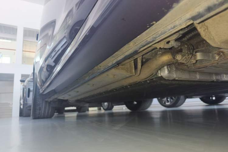 Used Hima AITO M5 2025 Extended-Range Ultra All-Wheel-Drive Version Right Side Sill