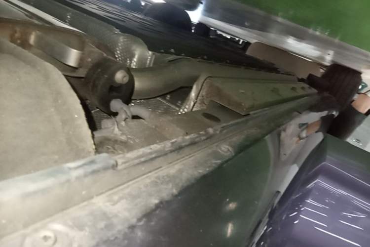 Used Hima AITO M5 2025 Extended-Range Ultra All-Wheel-Drive Version Right Side Sill