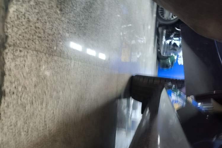 Used Hima AITO M5 2025 Extended-Range Ultra Rear-Wheel-Drive Version Right Side Sill