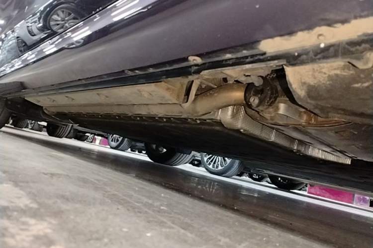 Used Hima AITO M5 2025 Extended-Range Ultra All-Wheel-Drive Version Right Side Sill