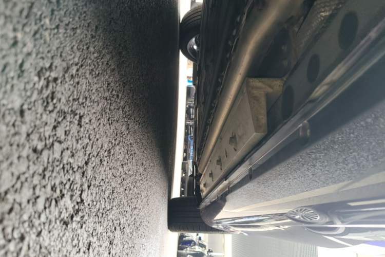 Used Hima AITO M5 2025 Extended-Range Ultra All-Wheel-Drive Version Right Side Sill