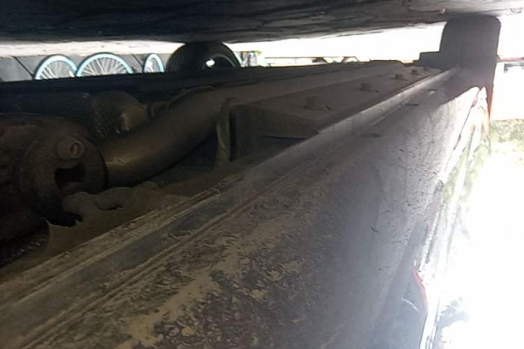 Used Hima AITO M5 2025 Extended-Range Ultra All-Wheel-Drive Version Right Side Sill