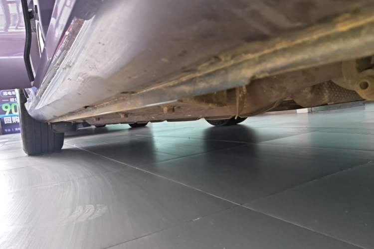 Used Hima AITO M5 2025 Extended-Range Ultra All-Wheel-Drive Version Right Side Sill