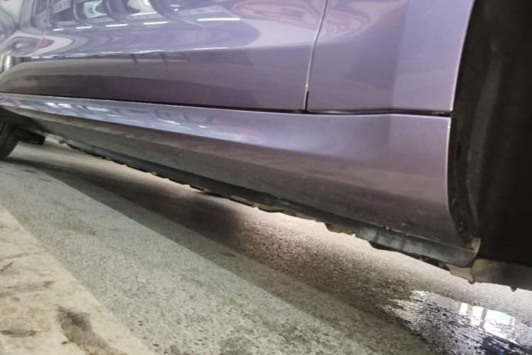 Used Hima AITO M5 2025 Extended-Range Ultra All-Wheel-Drive Version Right Side Sill