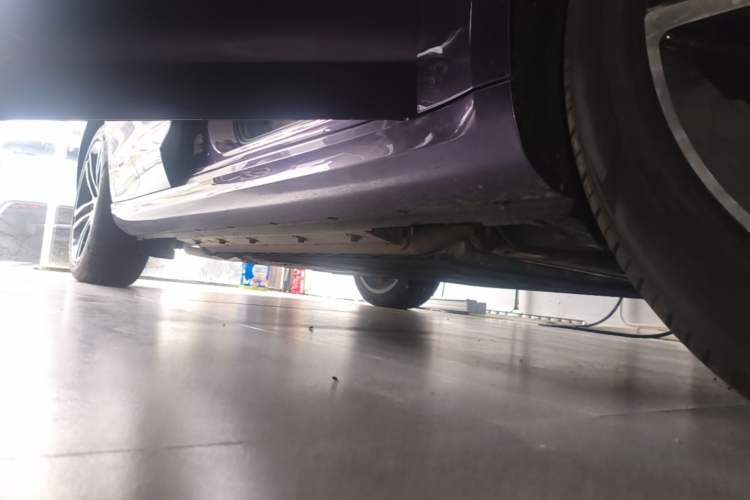 Used Hima AITO M5 2025 Extended-Range Ultra All-Wheel-Drive Version Right Side Sill