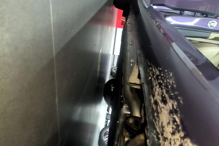 Used Hima AITO M5 2025 Extended-Range Ultra All-Wheel-Drive Version Right Side Sill