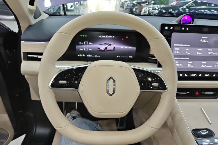 Used Hima AITO M5 2025 Extended-Range Ultra All-Wheel-Drive Version Steering Wheel