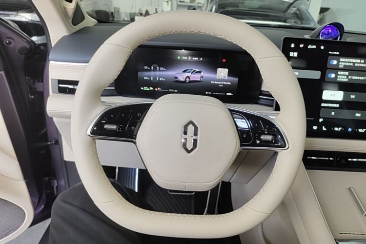 Used Hima AITO M5 2025 Extended-Range Ultra All-Wheel-Drive Version Steering Wheel
