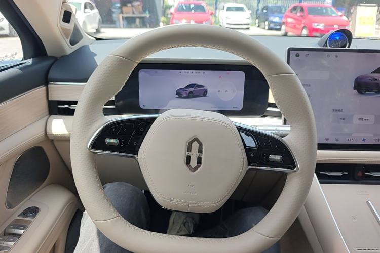 Used Hima AITO M5 2025 Extended-Range Ultra All-Wheel-Drive Version Steering Wheel