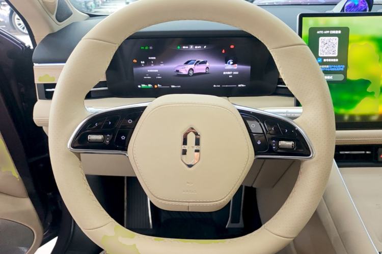Used Hima AITO M5 2025 Extended-Range Ultra All-Wheel-Drive Version Steering Wheel
