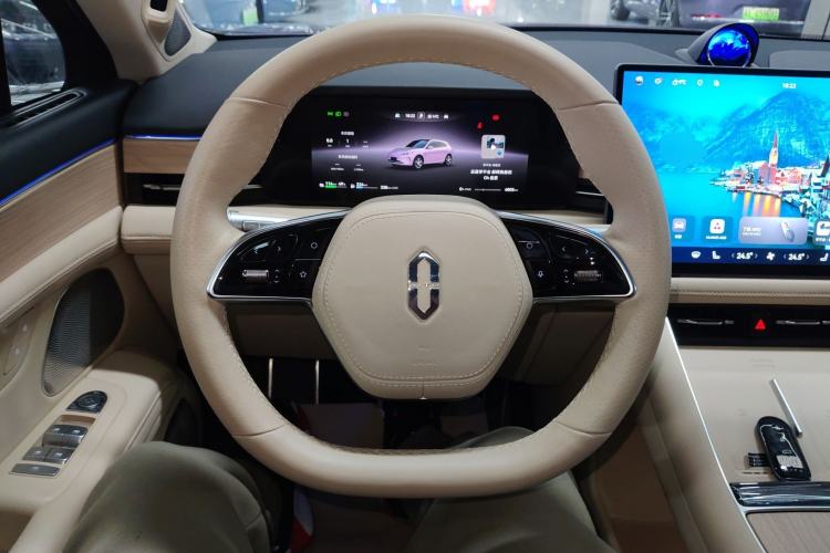 Used Hima AITO M5 2025 Extended-Range Ultra All-Wheel-Drive Version Steering Wheel