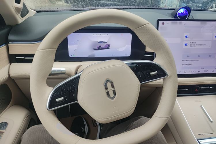 Used Hima AITO M5 2025 Extended-Range Ultra All-Wheel-Drive Version Steering Wheel