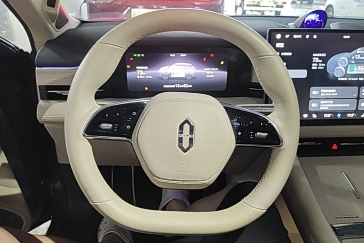 Used Hima AITO M5 2025 Extended-Range Ultra All-Wheel-Drive Version Steering Wheel