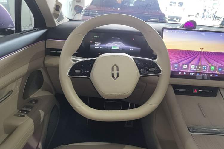 Used Hima AITO M5 2025 Extended-Range Ultra All-Wheel-Drive Version Steering Wheel