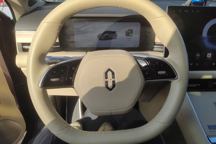 Used Hima AITO M5 2025 Extended-Range Ultra All-Wheel-Drive Version Steering Wheel