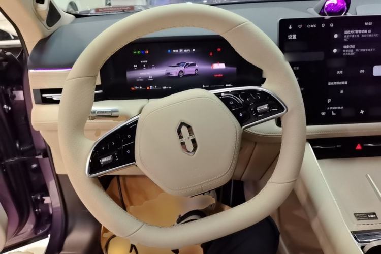 Used Hima AITO M5 2025 Extended-Range Ultra All-Wheel-Drive Version Steering Wheel