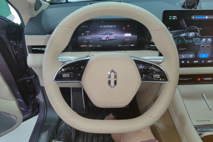 Used Hima AITO M5 2025 Extended-Range Ultra All-Wheel-Drive Version Steering Wheel