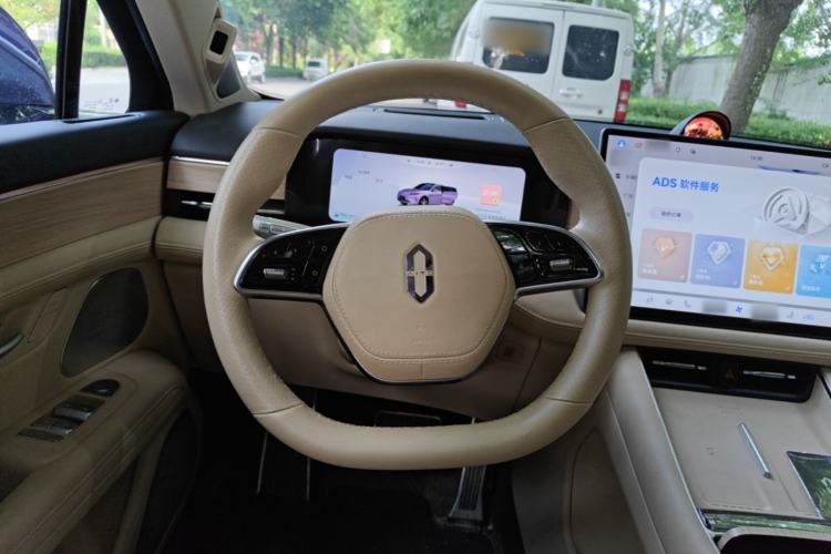 Used Hima AITO M5 2025 Extended-Range Ultra All-Wheel-Drive Version Steering Wheel