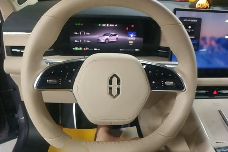 Used Hima AITO M5 2025 Extended-Range Ultra All-Wheel-Drive Version Steering Wheel
