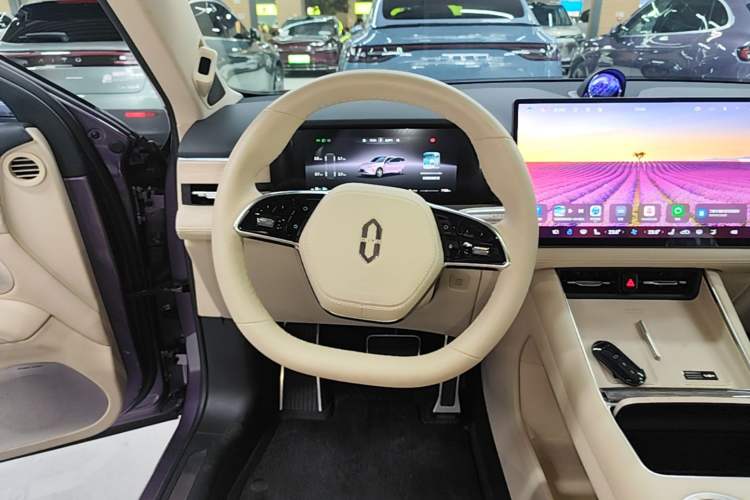 Used Hima AITO M5 2025 Extended-Range Ultra All-Wheel-Drive Version Steering Wheel