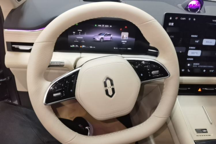 Used Hima AITO M5 2025 Extended-Range Ultra All-Wheel-Drive Version Steering Wheel