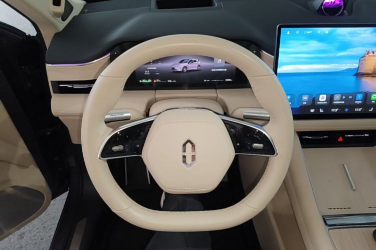 Used Hima AITO M5 2025 Extended-Range Ultra All-Wheel-Drive Version Steering Wheel